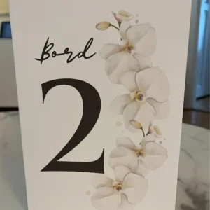 Guru & Muse I Håndlavede invitationer, bordkort og festdekorationer til din fejring